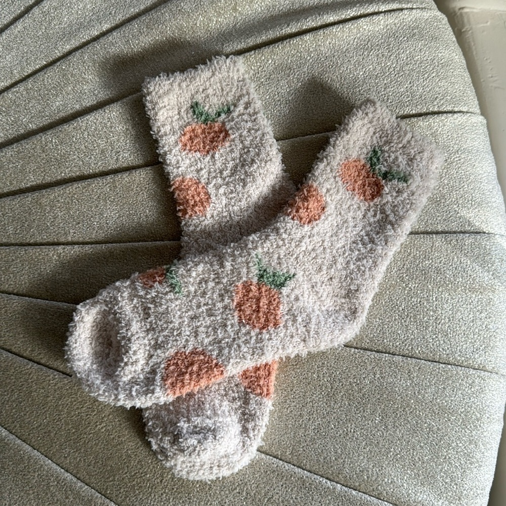 3/$15 Brand New Plush Peach Fruit Cozy Socks - Picture 1 of 4